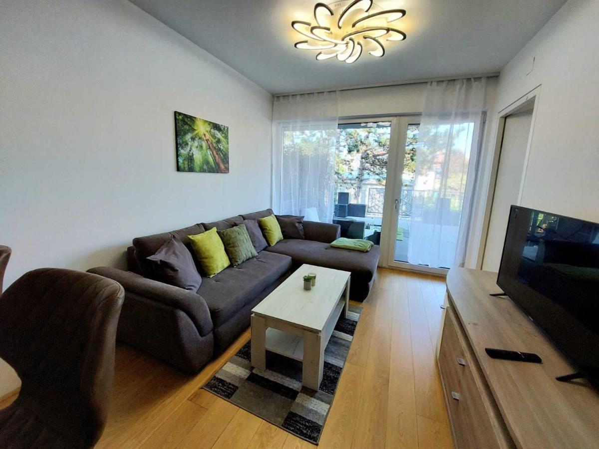 Dream Getaway With Jacuzzi And Pool Appartement Wenen